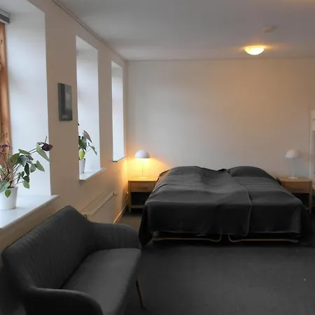 Skjoldbjerg Garnihotel فندق