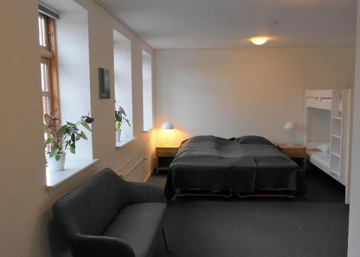Skjoldbjerg Garnihotel فندق